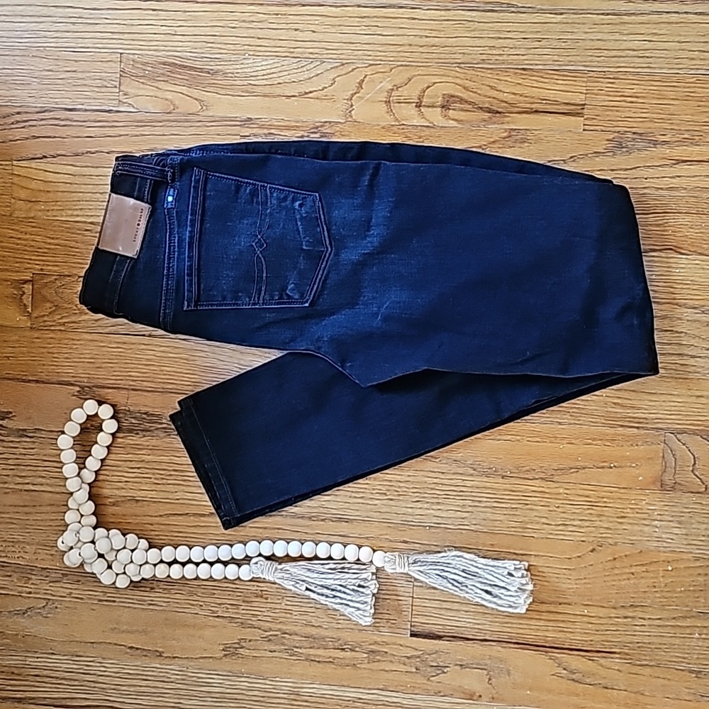 Lucky Brand dark blue jeans Brooke Skinny size 4/27R... like new!